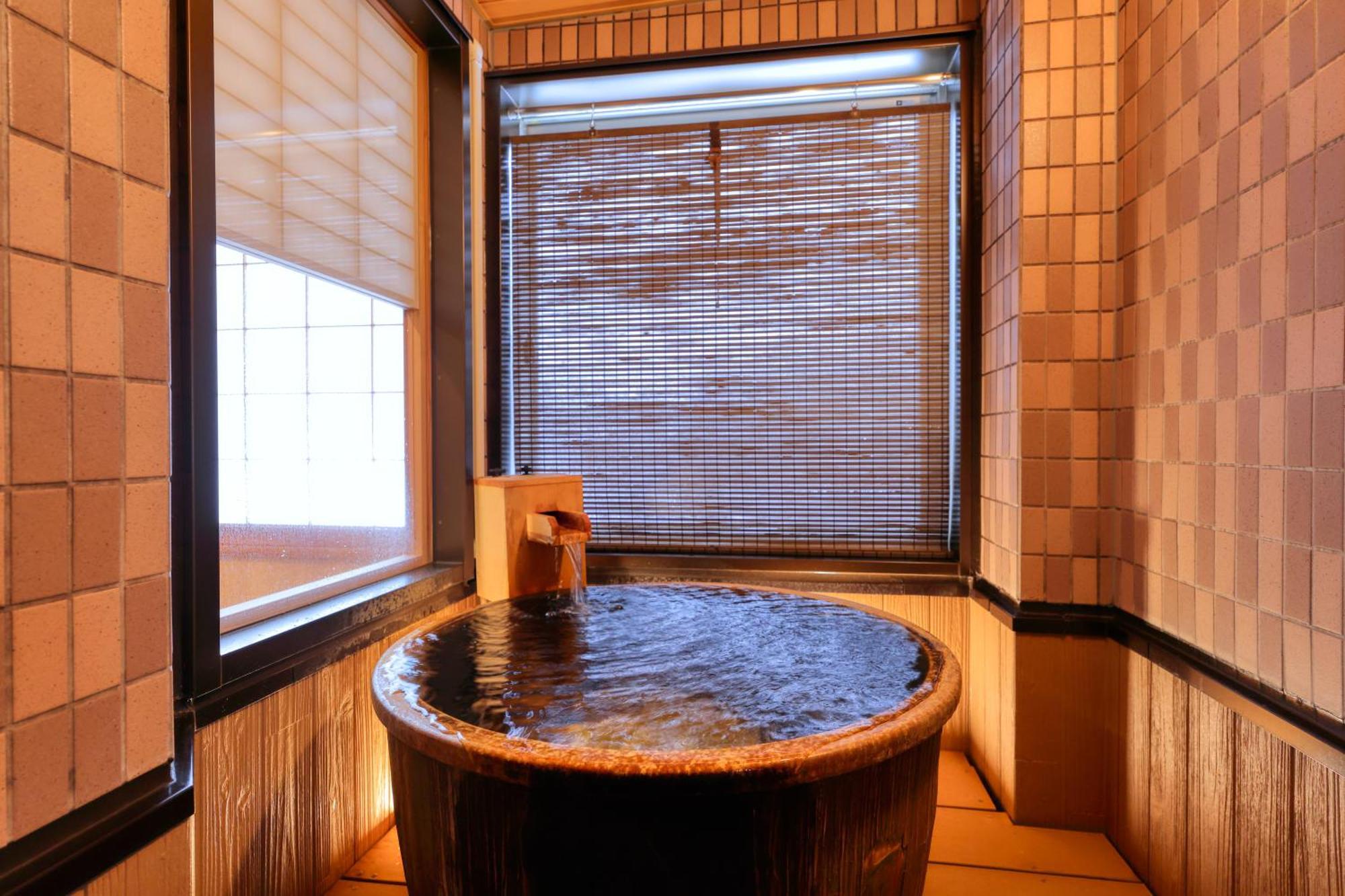 Miyama Ouan Kyoritsu Resort Такаяма Екстериор снимка A private onsen