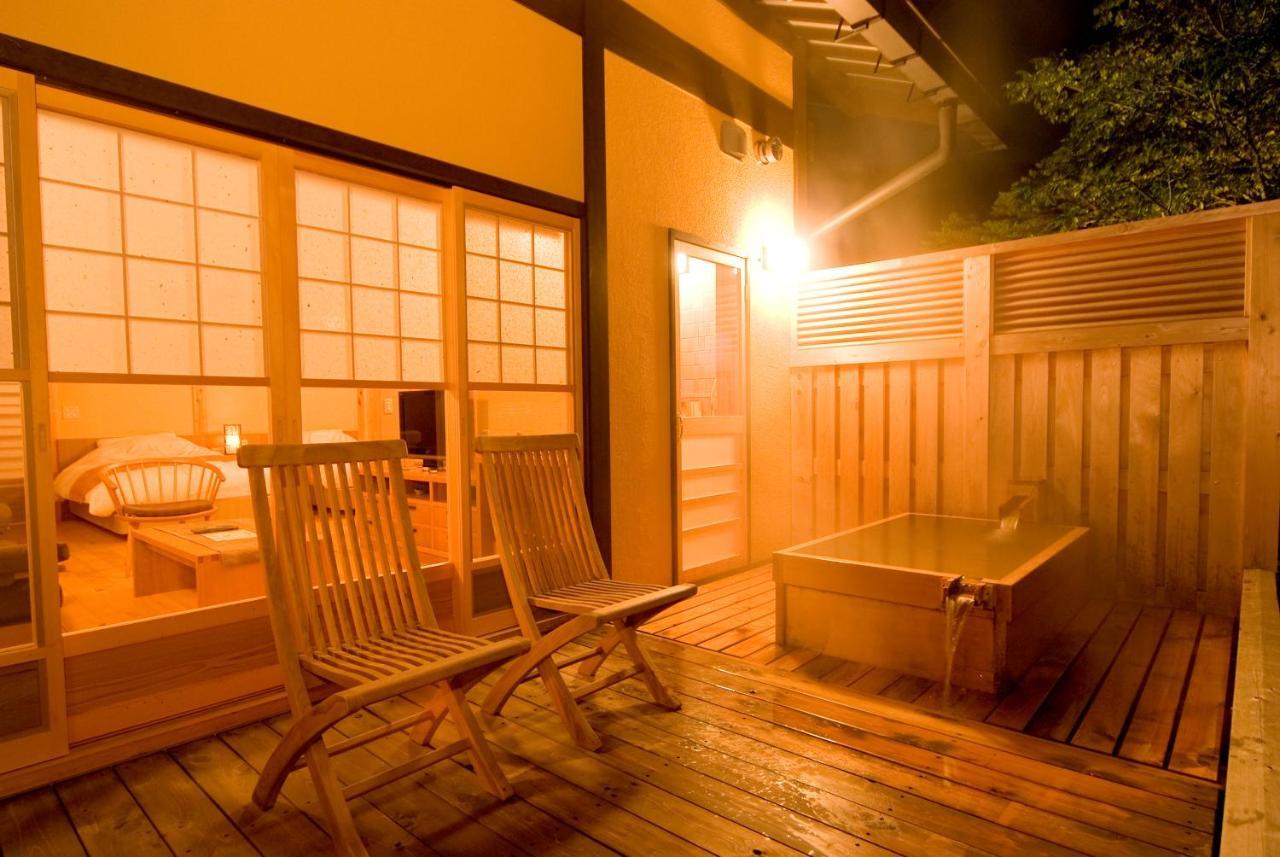 Miyama Ouan Kyoritsu Resort Такаяма Екстериор снимка A private onsen